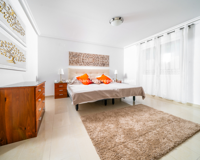 Resale - Freistendhe Villa - Urb. La Marina