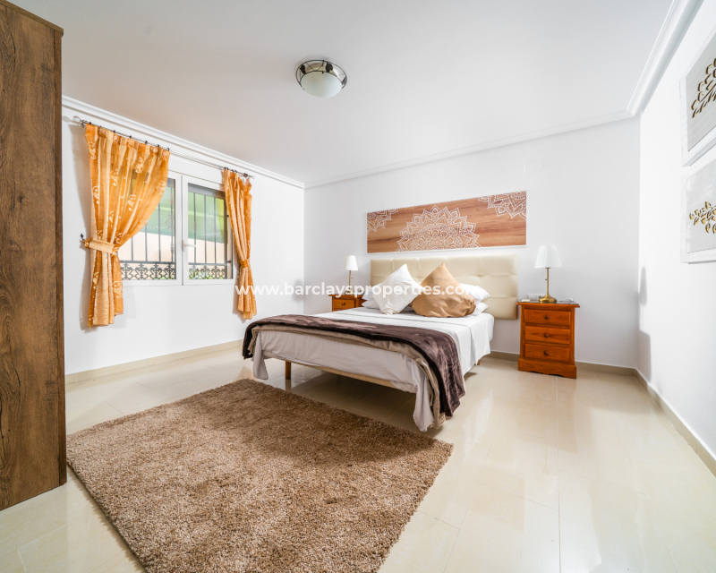 Resale - Freistendhe Villa - Urb. La Marina