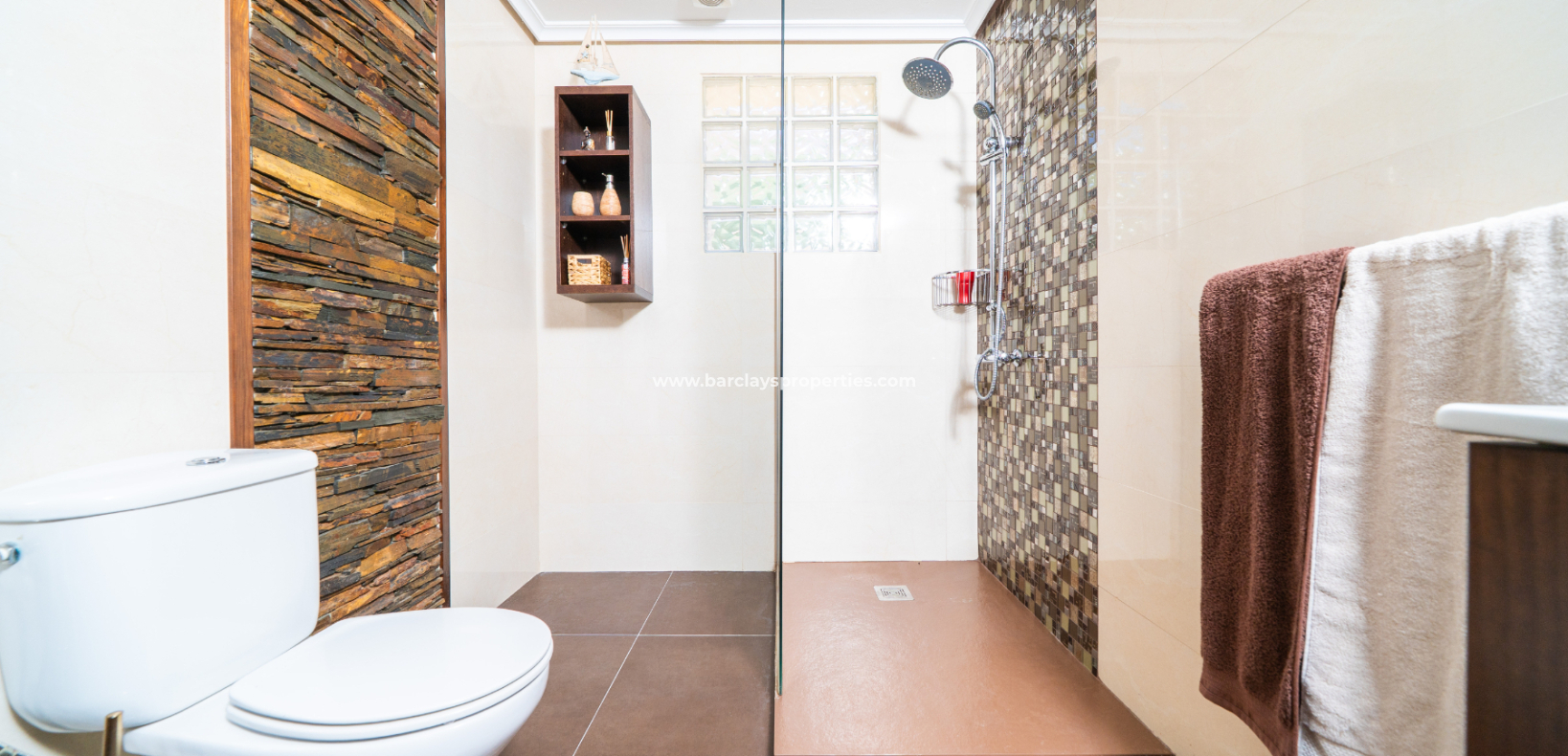 Resale - Freistendhe Villa - Urb. La Marina