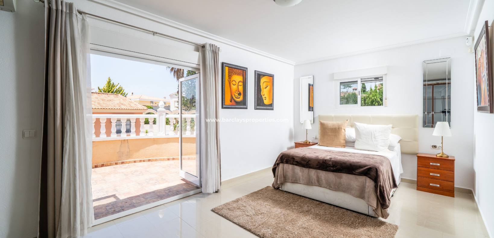 Resale - Freistendhe Villa - Urb. La Marina