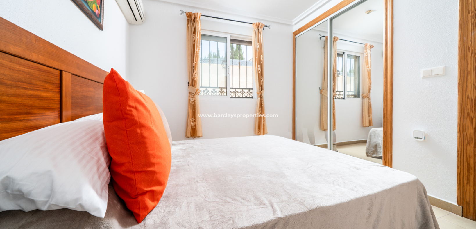 Resale - Freistendhe Villa - Urb. La Marina