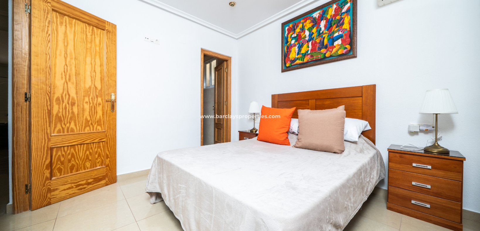 Resale - Freistendhe Villa - Urb. La Marina