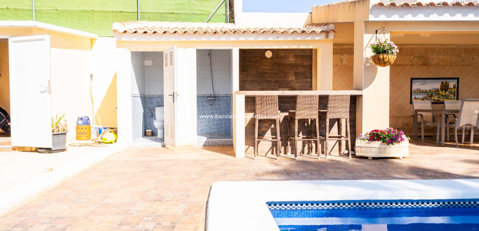 Resale - Freistendhe Villa - Urb. La Marina