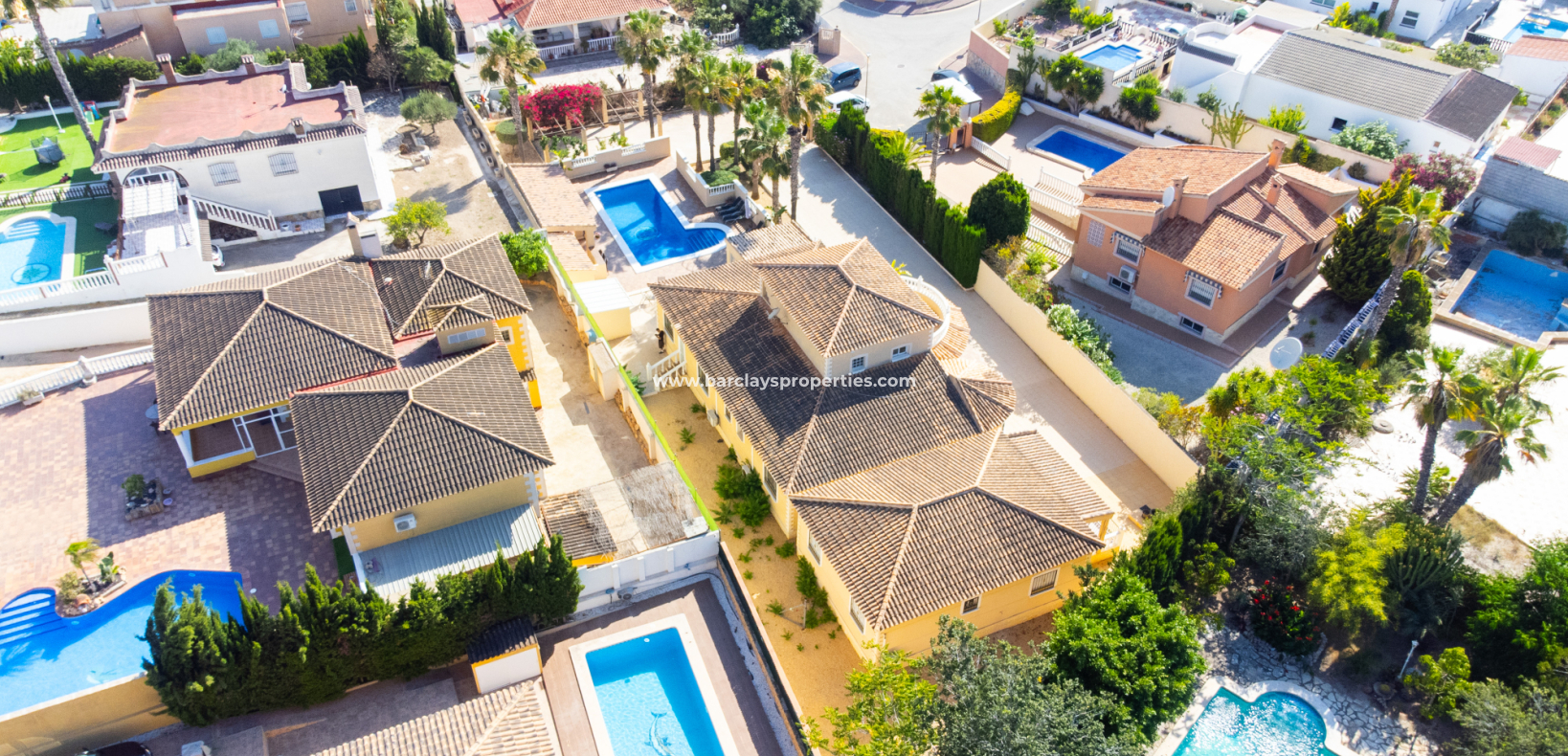 Resale - Freistendhe Villa - Urb. La Marina