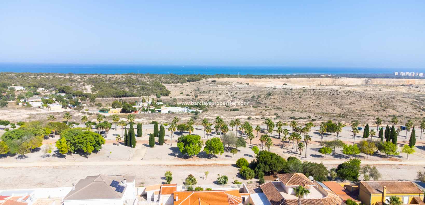 Resale - Freistendhe Villa - Urb. La Marina