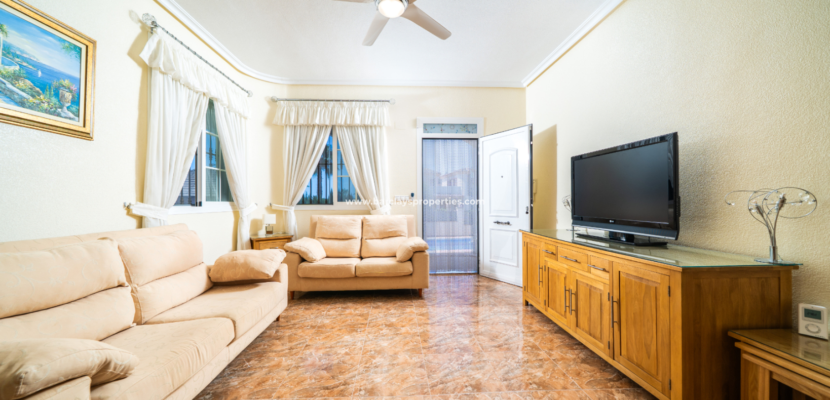 Resale - Freistendhe Villa - Urb. La Marina