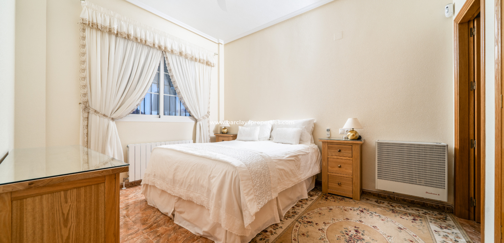 Resale - Freistendhe Villa - Urb. La Marina