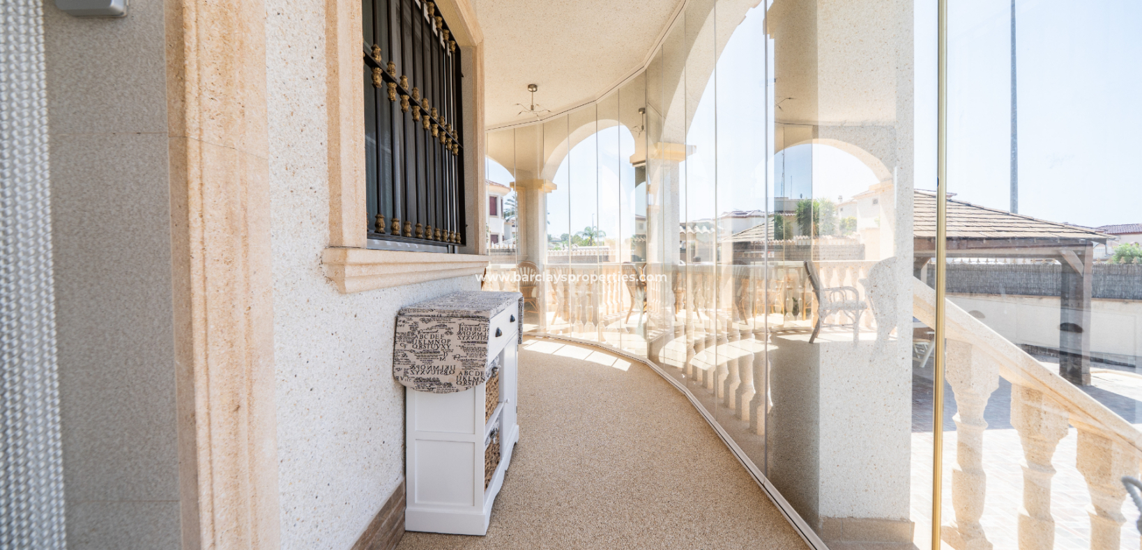 Resale - Freistendhe Villa - Urb. La Marina