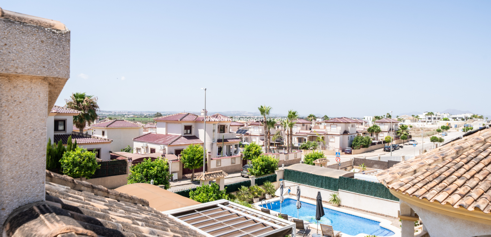 Resale - Freistendhe Villa - Urb. La Marina