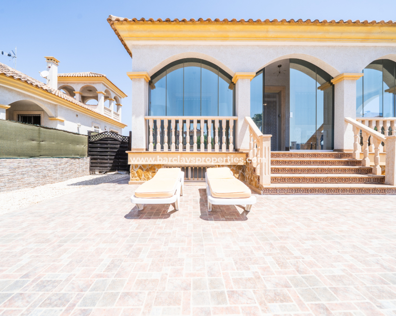 Resale - Freistendhe Villa - Urb. La Marina