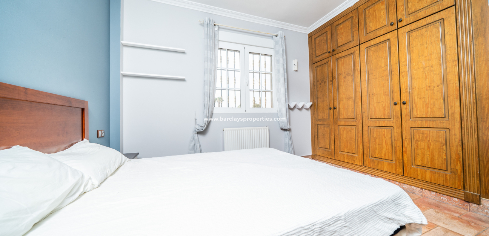 Resale - Freistendhe Villa - Urb. La Marina