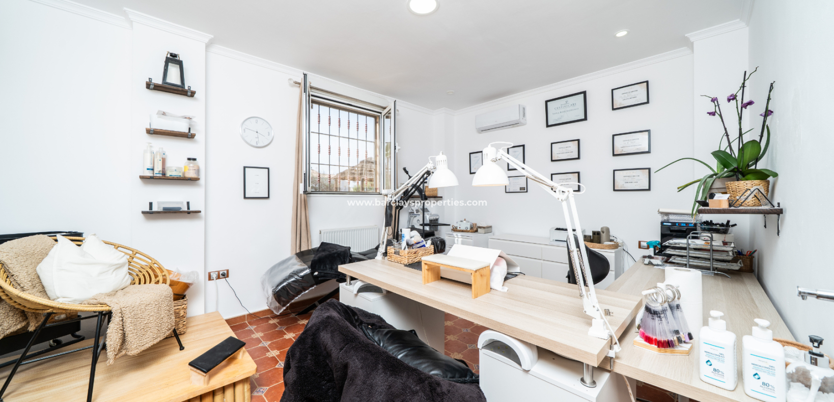 Resale - Freistendhe Villa - Urb. La Marina