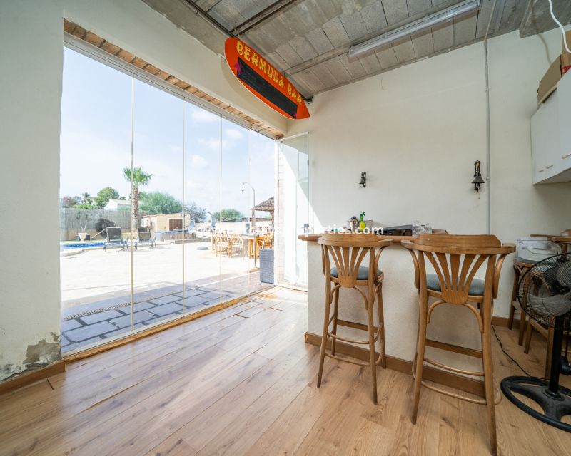 Resale - Freistendhe Villa - Urb. La Marina