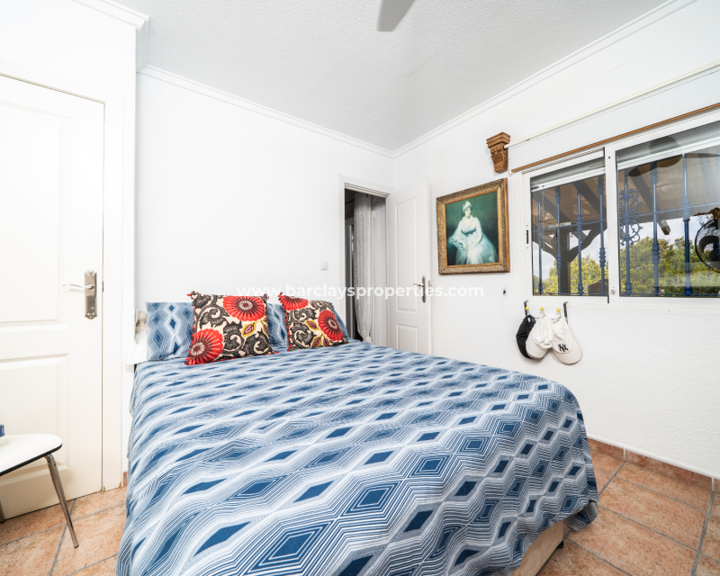 Resale - Freistendhe Villa - Urb. La Marina