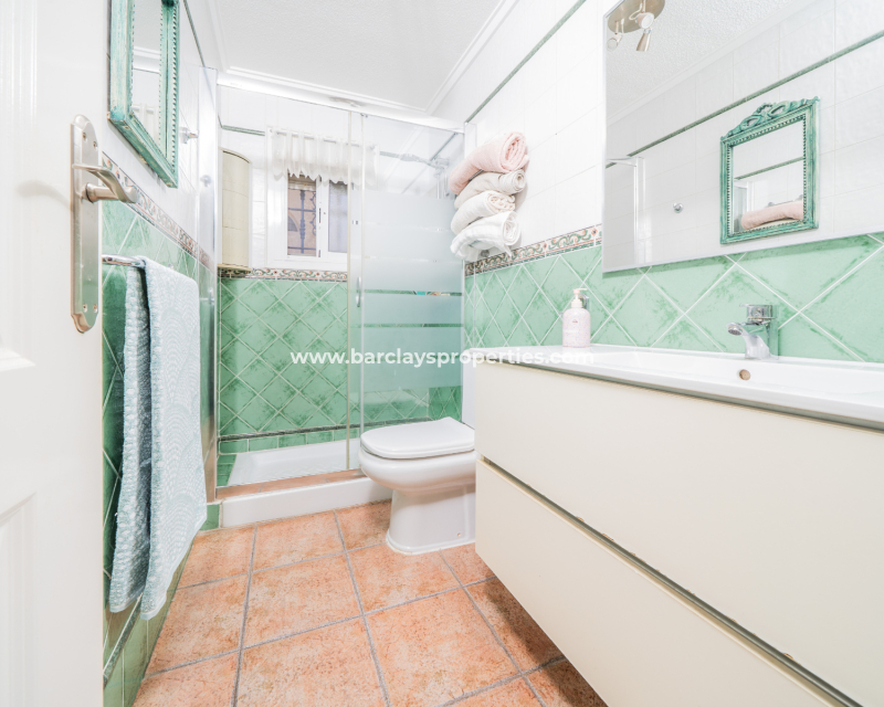 Resale - Freistendhe Villa - Urb. La Marina