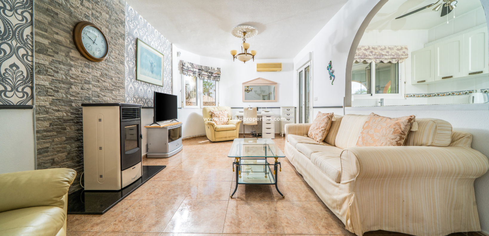 Resale - Freistendhe Villa - Urb. La Marina