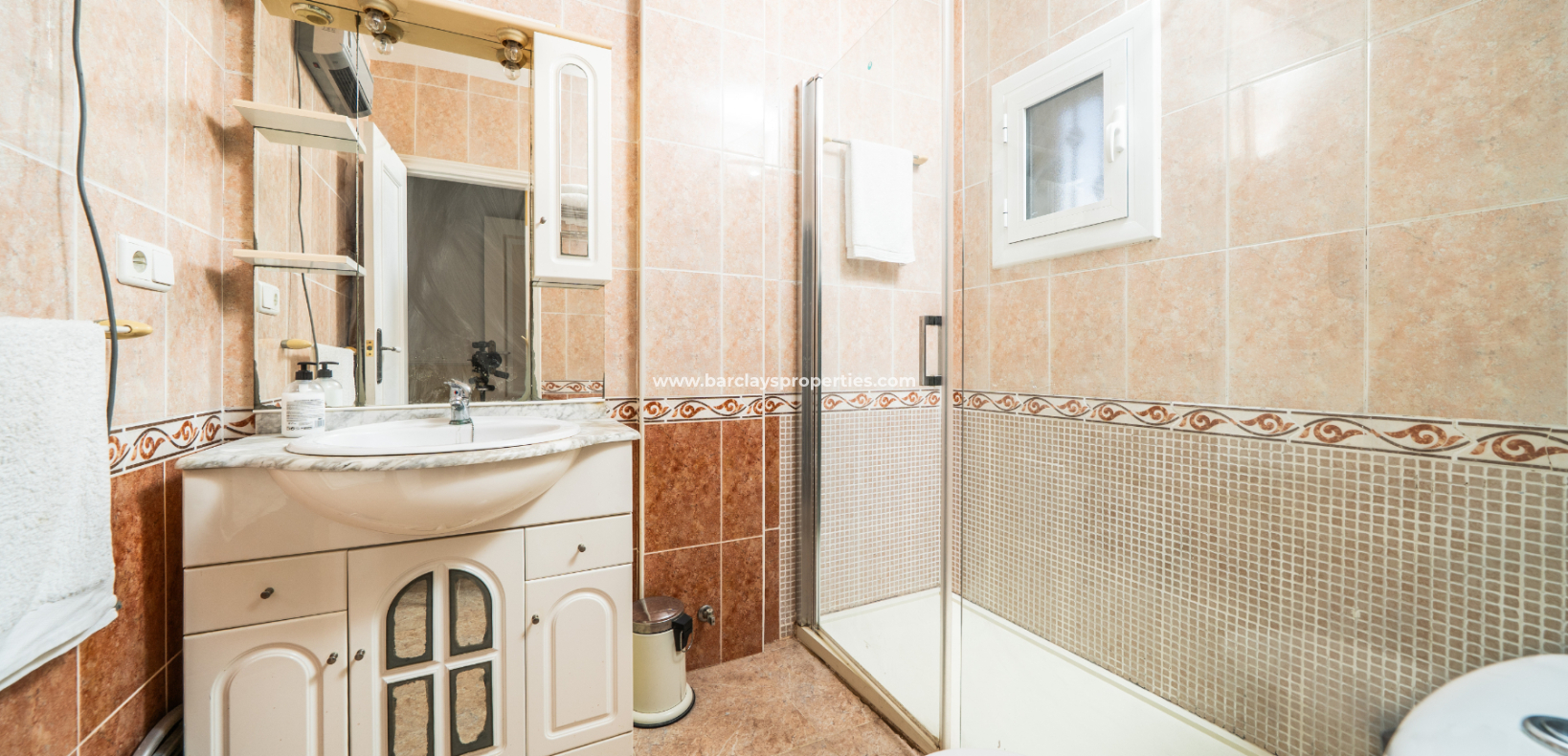 Resale - Freistendhe Villa - Urb. La Marina