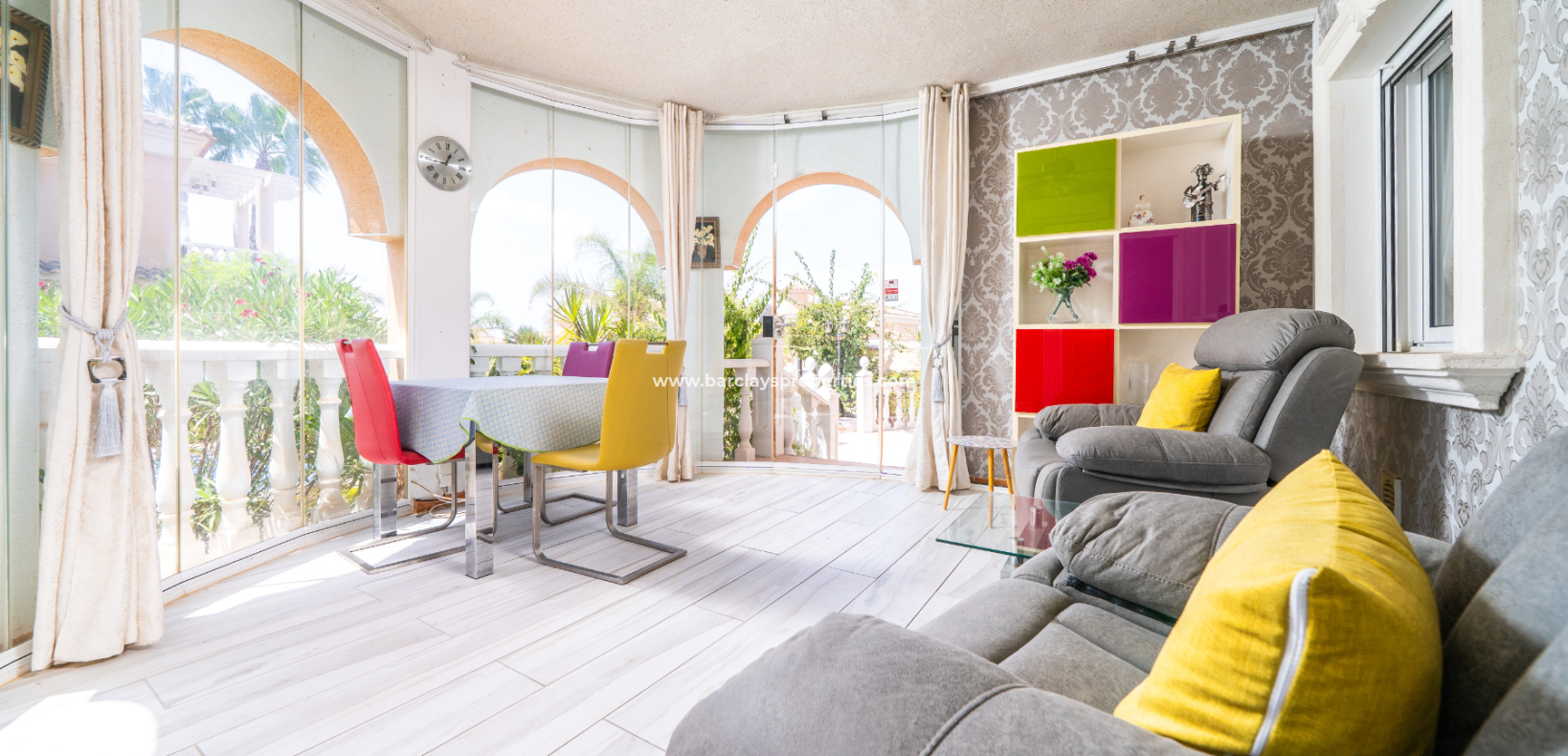 Resale - Freistendhe Villa - Urb. La Marina