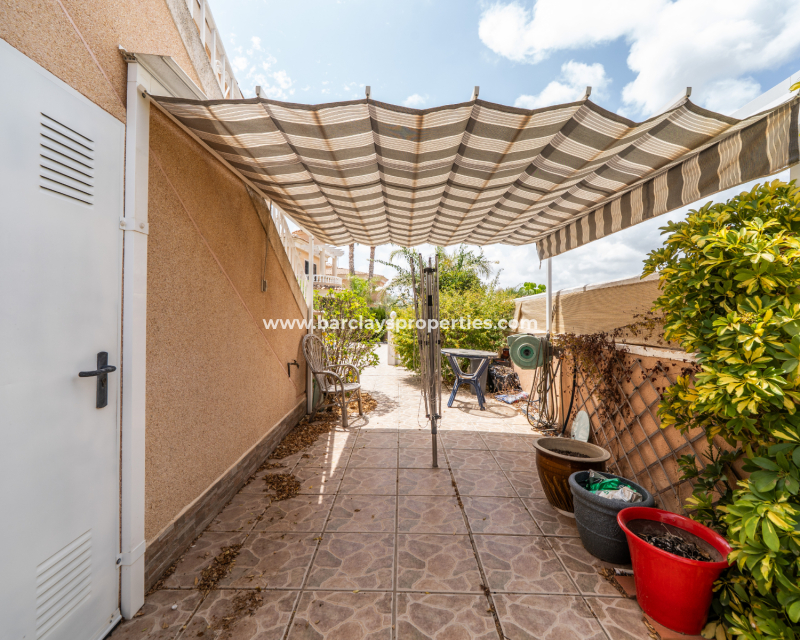 Resale - Freistendhe Villa - Urb. La Marina