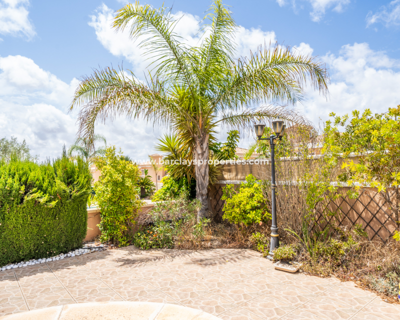 Resale - Freistendhe Villa - Urb. La Marina