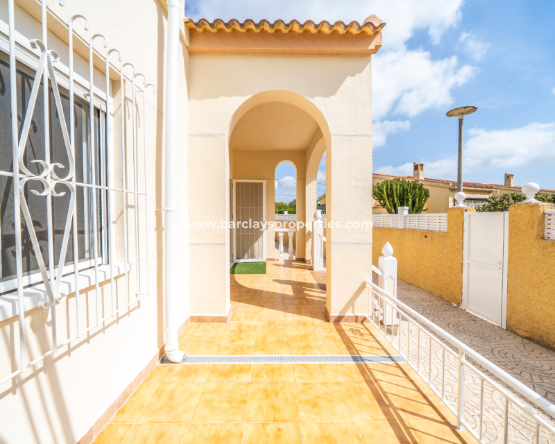 Resale - Freistendhe Villa - Urb. La Marina