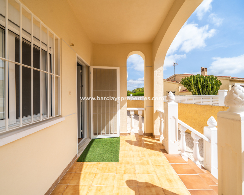 Resale - Freistendhe Villa - Urb. La Marina