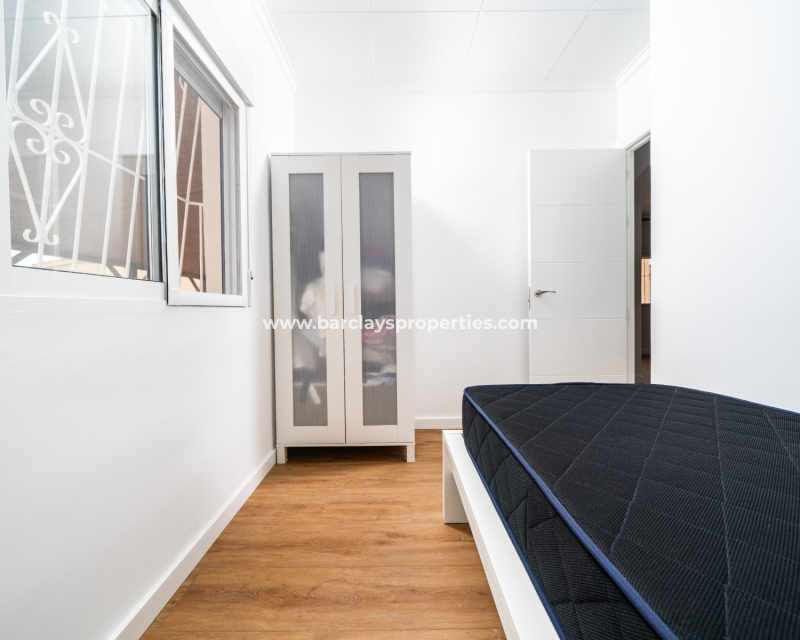 Resale - Freistendhe Villa - Urb. La Marina