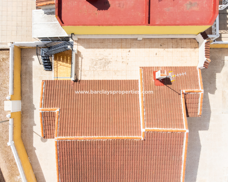 Resale - Freistendhe Villa - Urb. La Marina