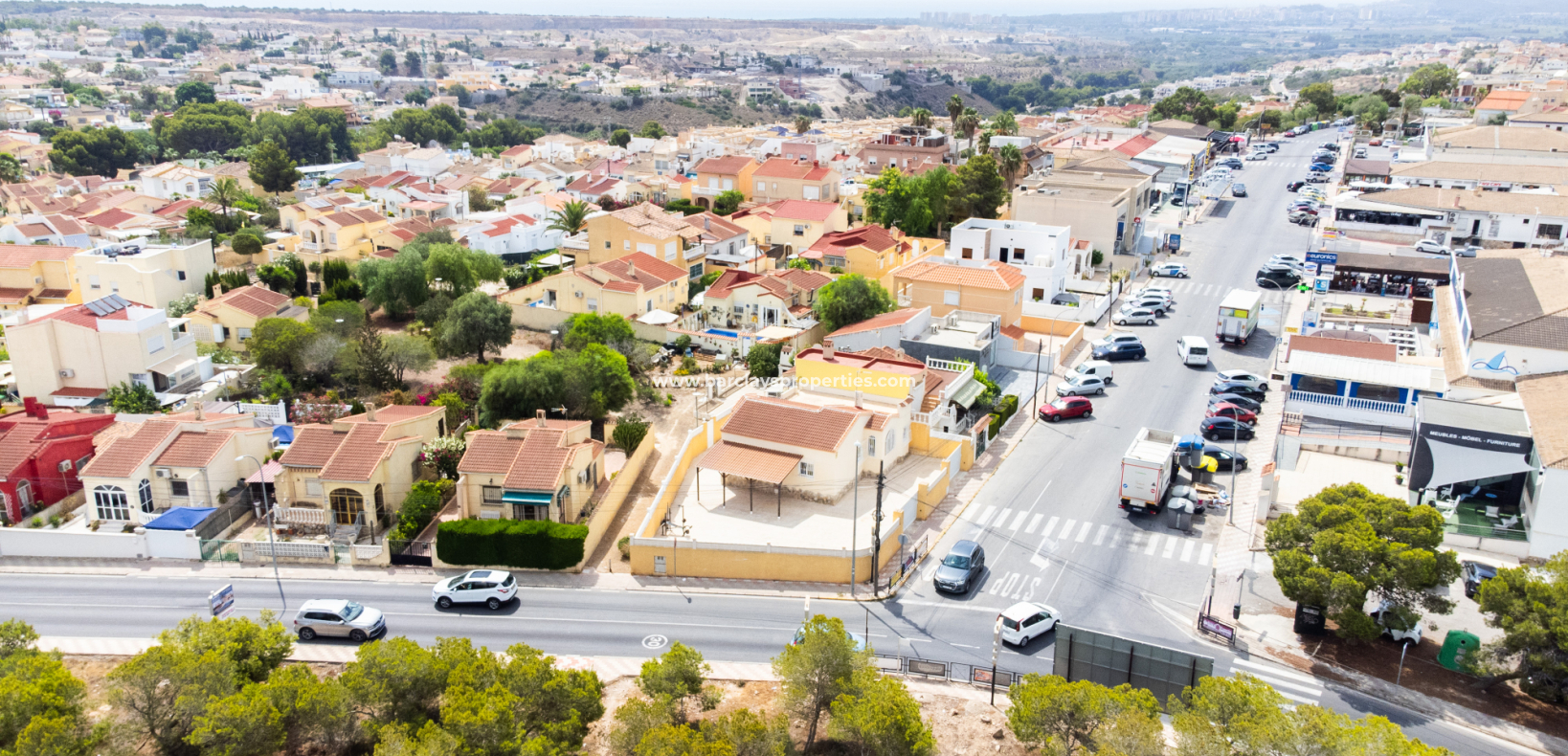 Resale - Freistendhe Villa - Urb. La Marina