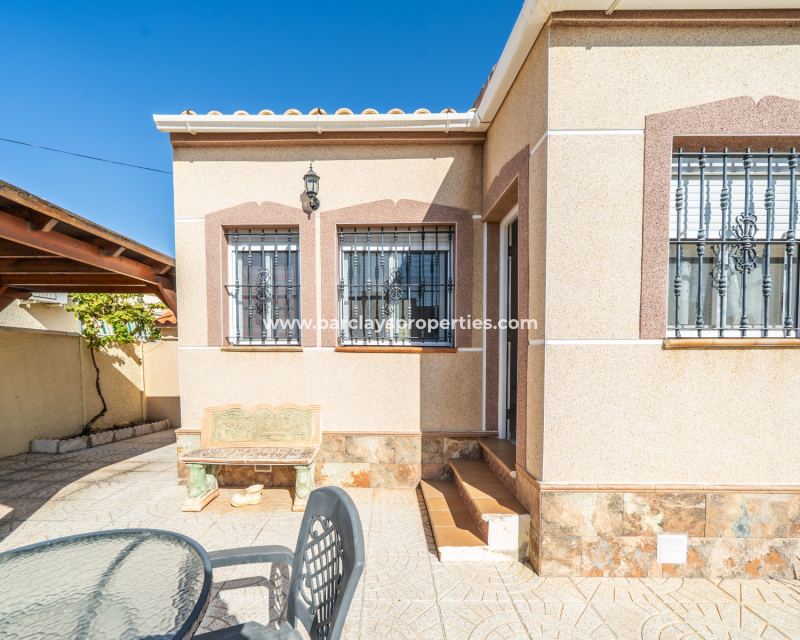 Resale - Freistendhe Villa - Urb. La Marina