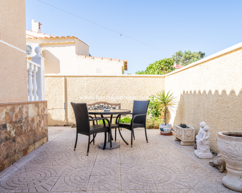 Resale - Freistendhe Villa - Urb. La Marina