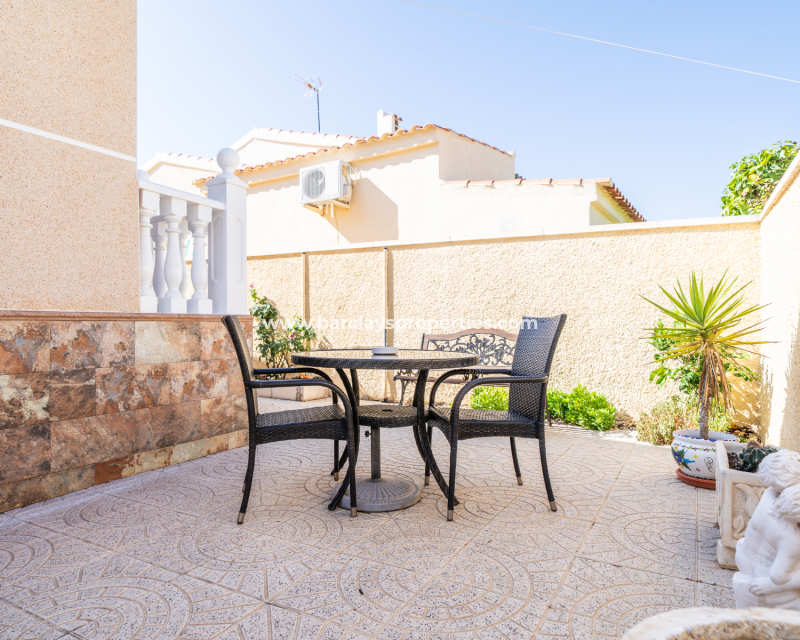 Resale - Freistendhe Villa - Urb. La Marina