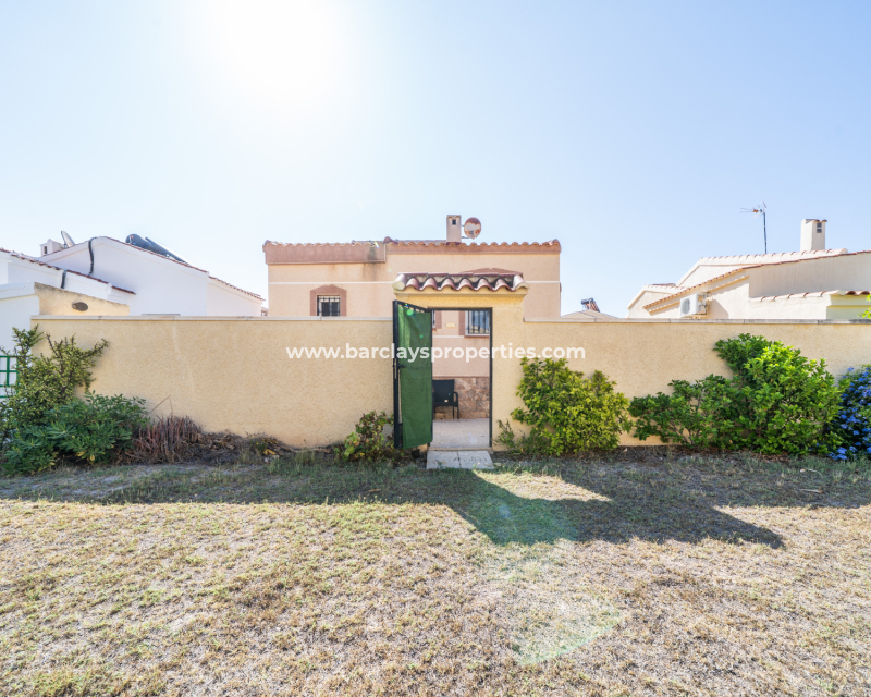 Resale - Freistendhe Villa - Urb. La Marina