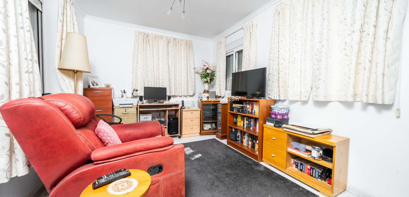 Resale - Freistendhe Villa - Urb. La Marina