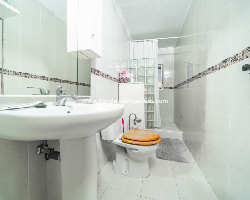 Resale - Freistendhe Villa - Urb. La Marina