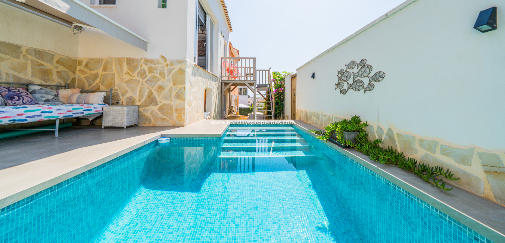 Resale - Freistendhe Villa - Urb. La Marina