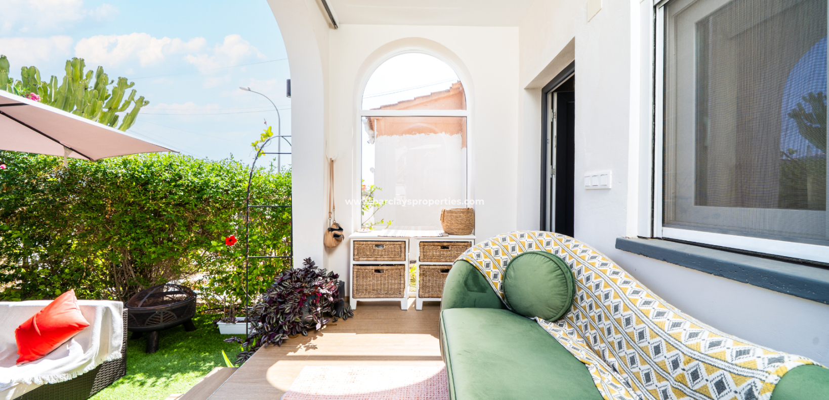 Resale - Freistendhe Villa - Urb. La Marina