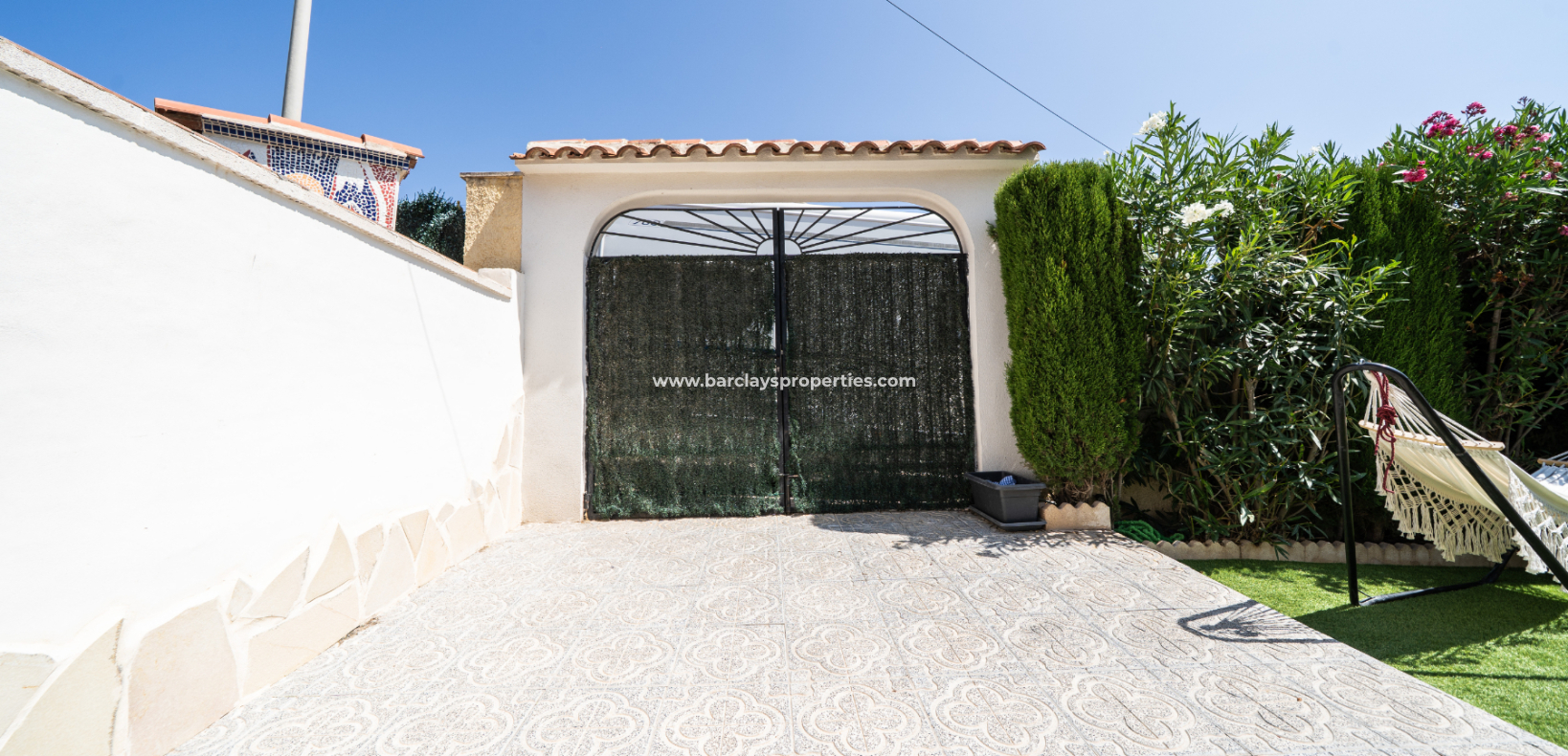 Resale - Freistendhe Villa - Urb. La Marina