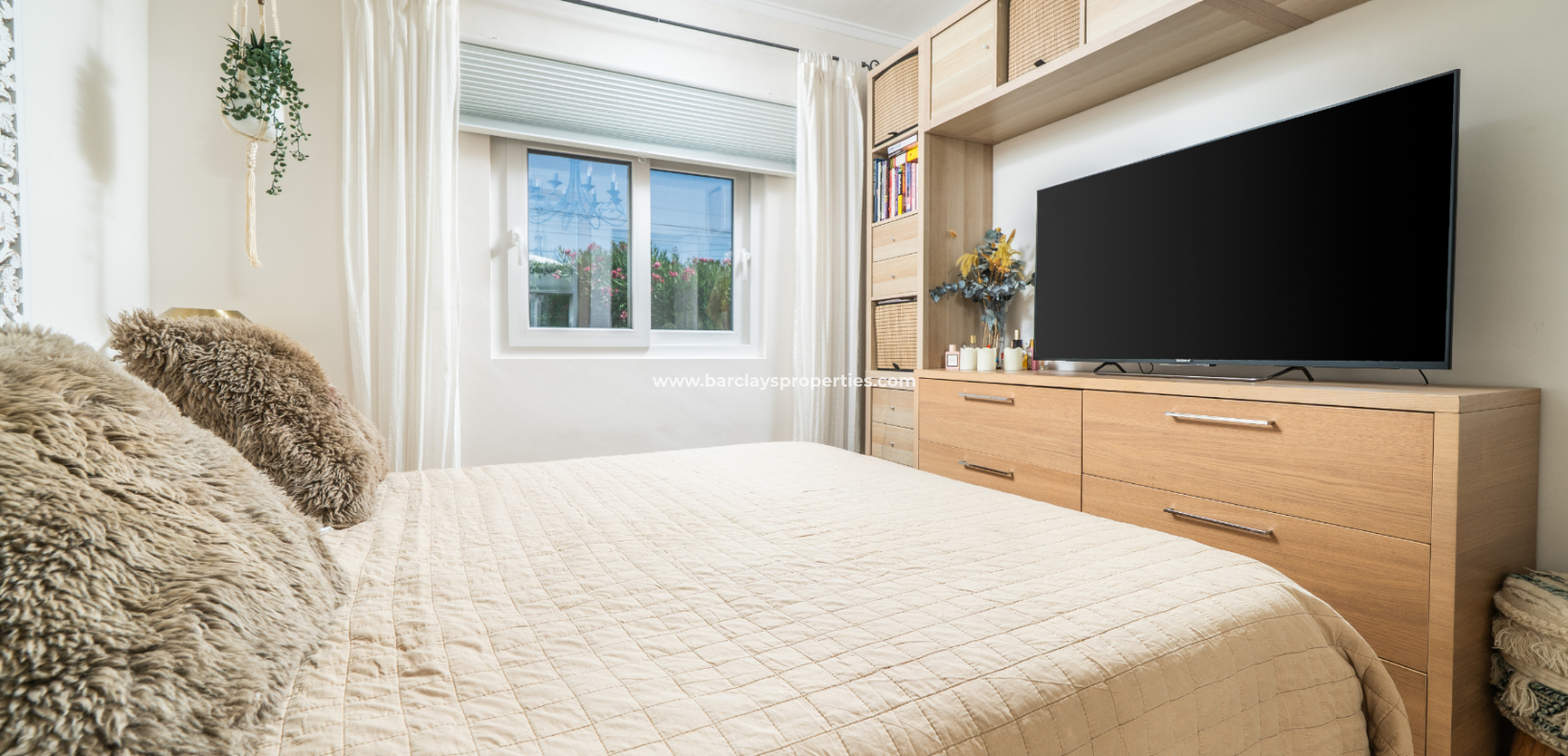 Resale - Freistendhe Villa - Urb. La Marina