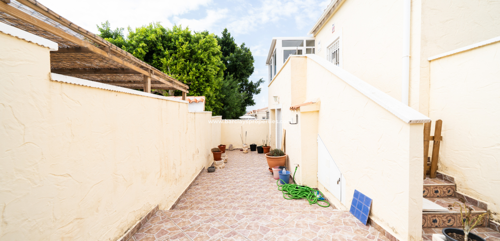 Resale - Freistendhe Villa - Urb. La Marina