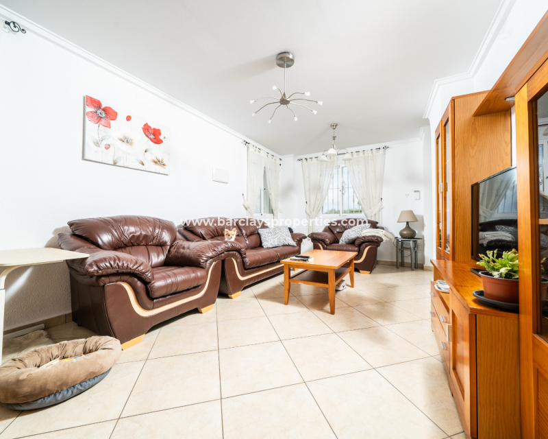 Resale - Freistendhe Villa - Urb. La Marina