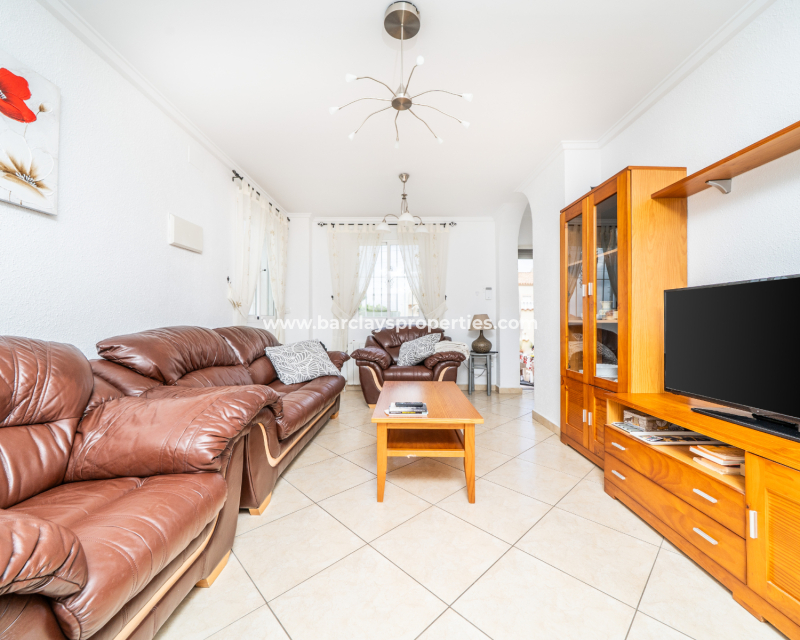 Resale - Freistendhe Villa - Urb. La Marina