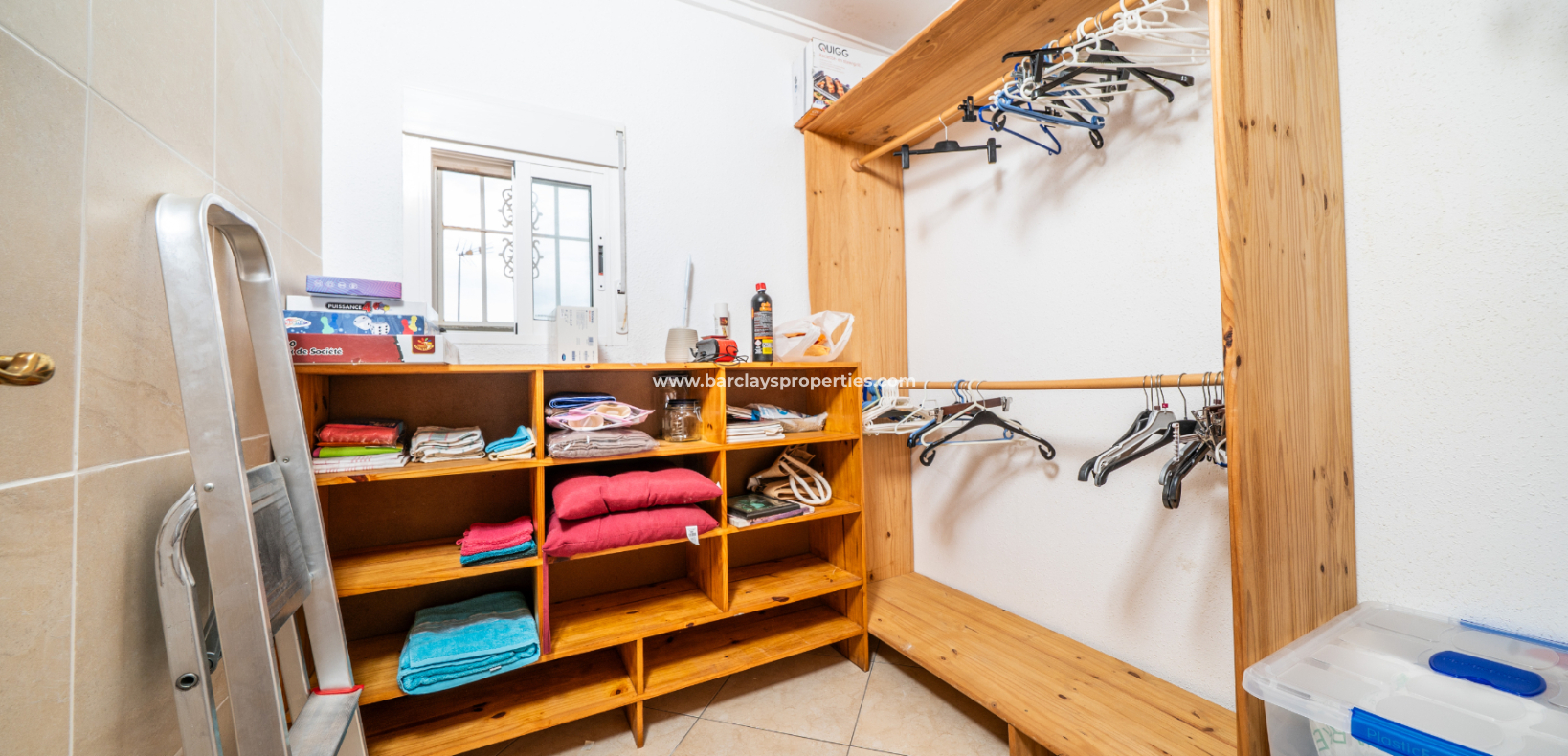 Resale - Freistendhe Villa - Urb. La Marina