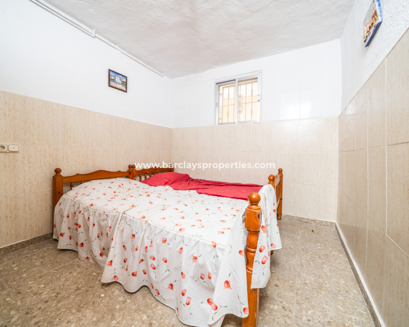 Resale - Freistendhe Villa - Urb. La Marina