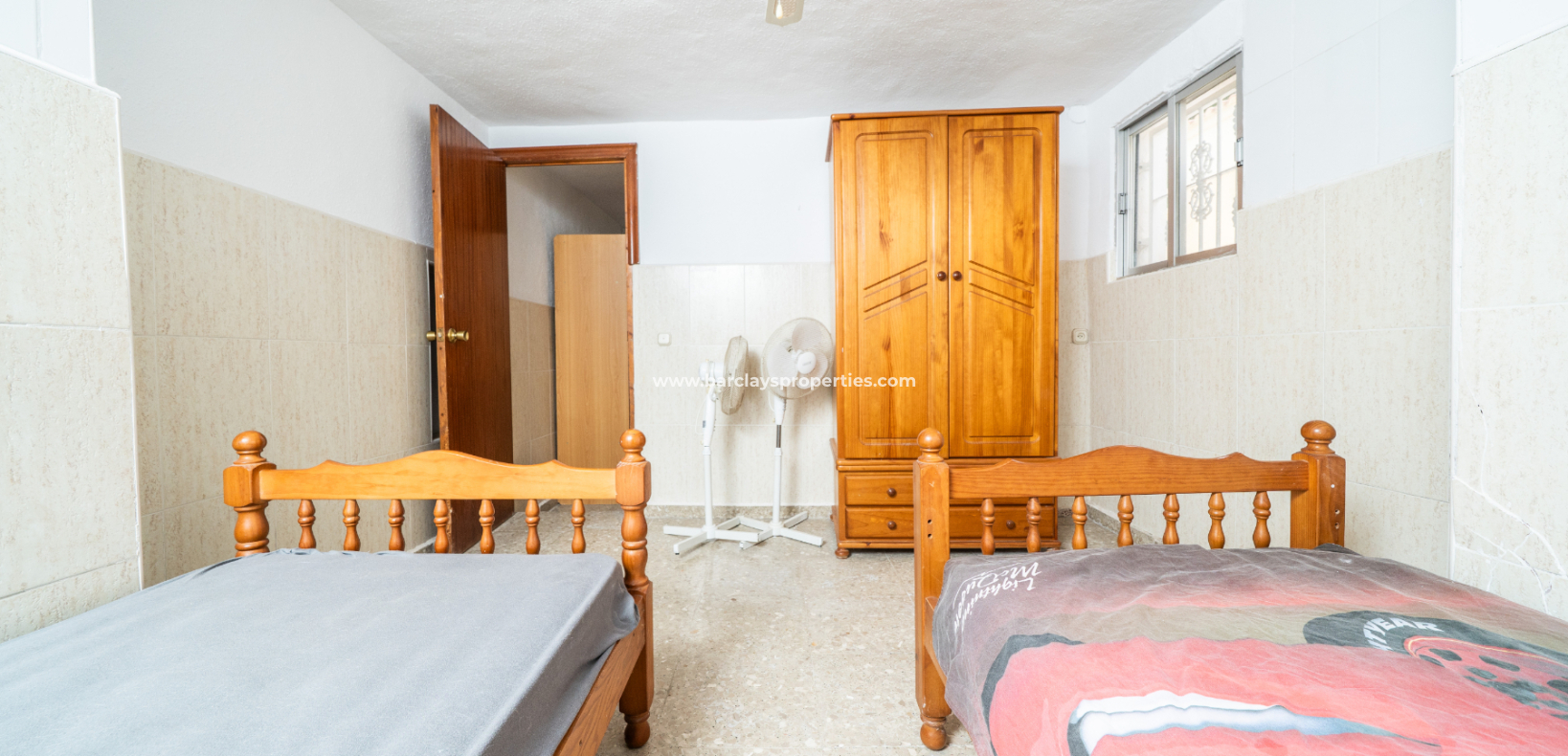 Resale - Freistendhe Villa - Urb. La Marina