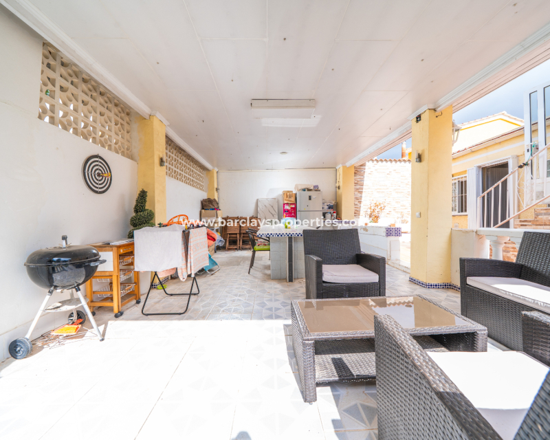 Resale - Freistendhe Villa - Urb. La Marina