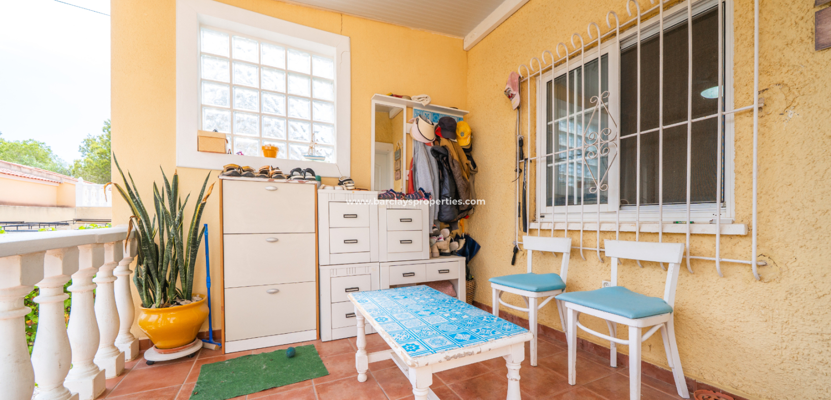 Resale - Freistendhe Villa - Urb. La Marina