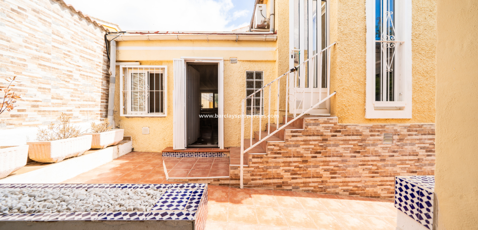 Resale - Freistendhe Villa - Urb. La Marina