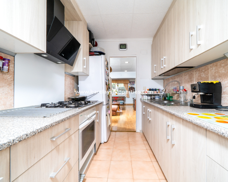 Resale - Freistendhe Villa - Urb. La Marina