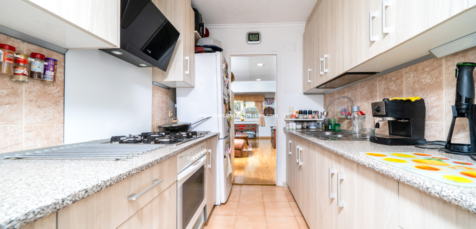 Resale - Freistendhe Villa - Urb. La Marina